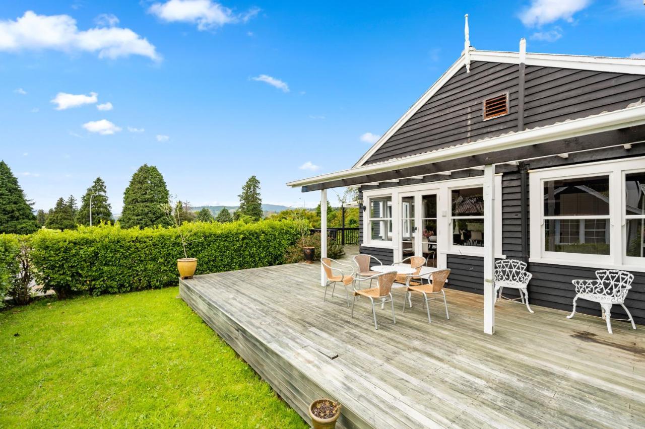 Springfield Rise Lodge - Rotorua Holiday Home Exteriör bild